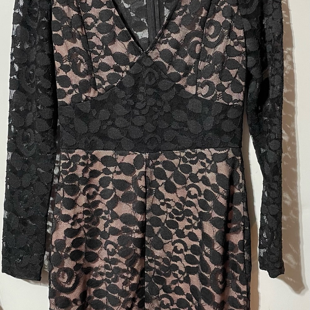 Soieblu Black and Beige Floral Lace Dress